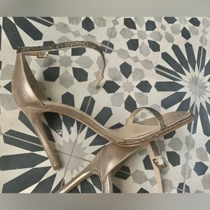 Jessica Simpson gold/bronze strappy heel, size 10